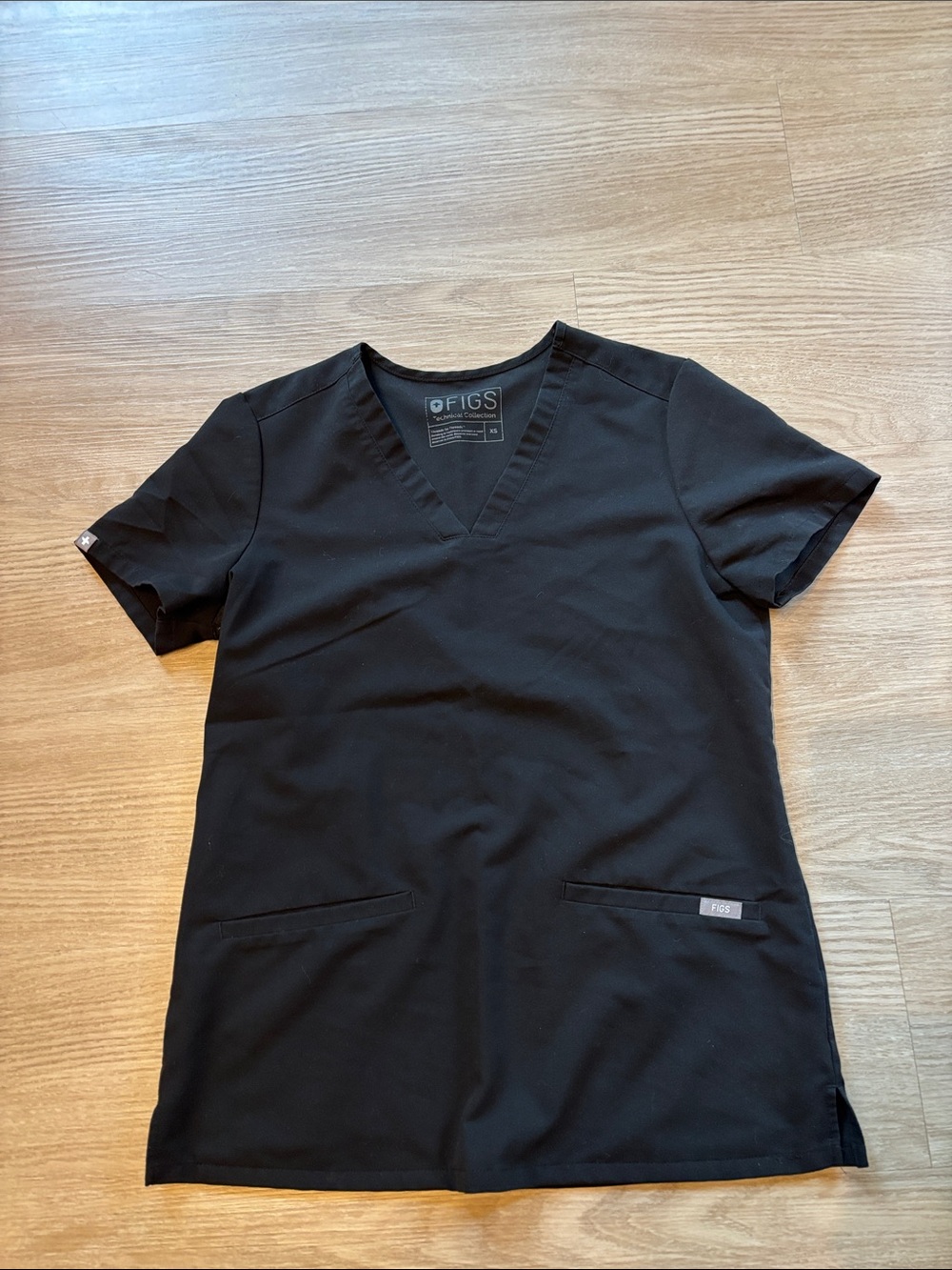 FIGS Women’s XS Casma Three Pocket Scrub Top V Neck Black PO 1494